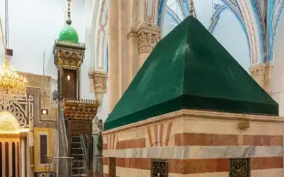 8 آلاف مصل يؤدون صلاة العيد