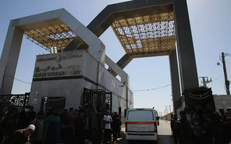 حماس: حرق الاحتلال لمبنى المغادرة في