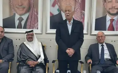 مندوبا عن الملك وولي العهد ..