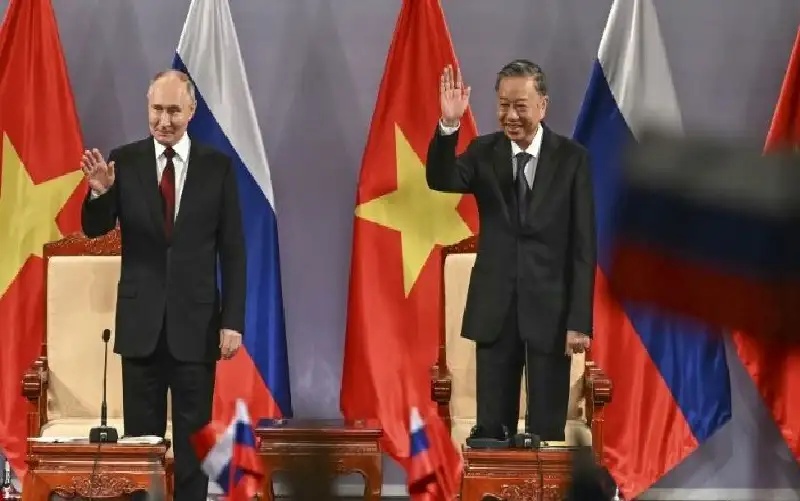 روسيا وفيتنام توقعان 11 اتفاقية ومذكرة