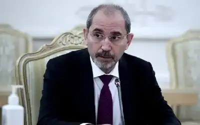 الصفدي يجري اتصالا هاتفيا مع وزير