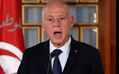 الرئيس التونسي يقيل وزير الشؤون الدينية
