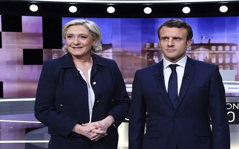 ماكرون يستبعد الاستقالة .. ويدعو للتصويت