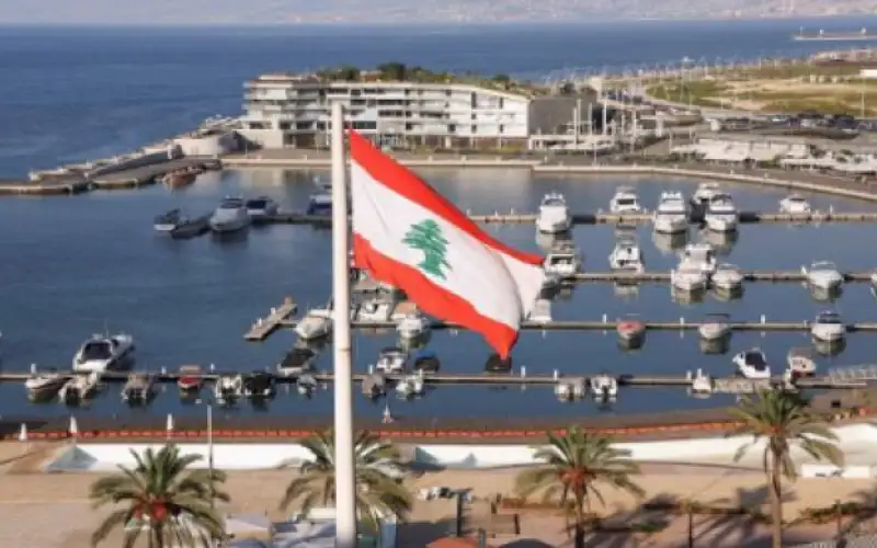 لبنان ينفي تخزين أسلحة في مطار