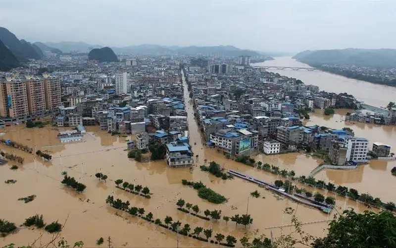 مصرع 8 أشخاص في انهيارات نتيجة