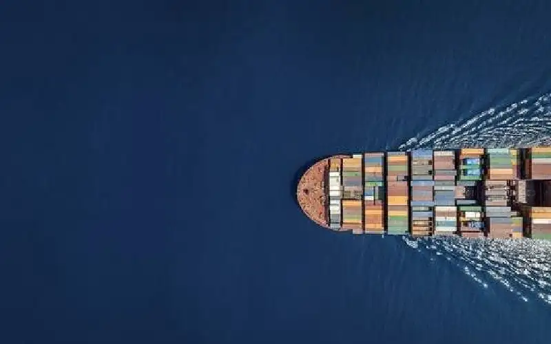 البحرية البريطانية تبلغ عن هجوم استهدف