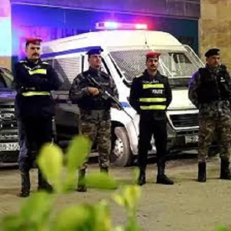 توقيف 19 شخصا ومنع سفر 10