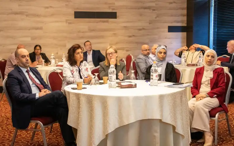 خبراء يوصون بتعديل تعديل التشريعات التي