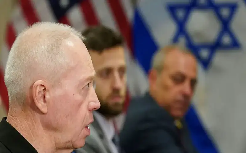 غالانت ينتقد خروج نتنياهو من الغرف