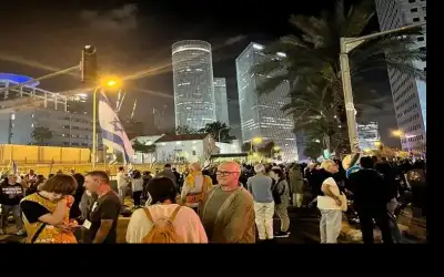 تل أبيب تهوي 20 مركزا على