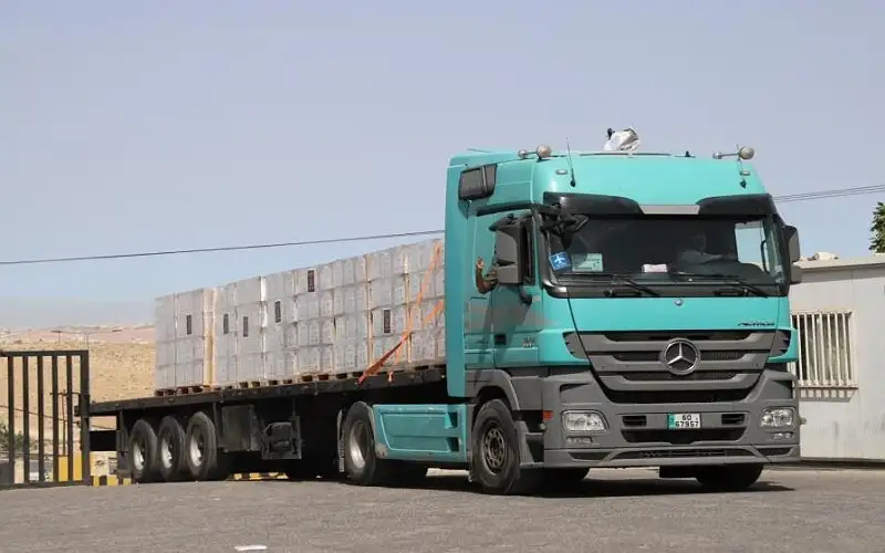 عبور 50 شاحنة مساعدات جديدة إلى