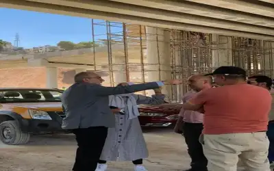 أبو السمن يطلع على سير العمل