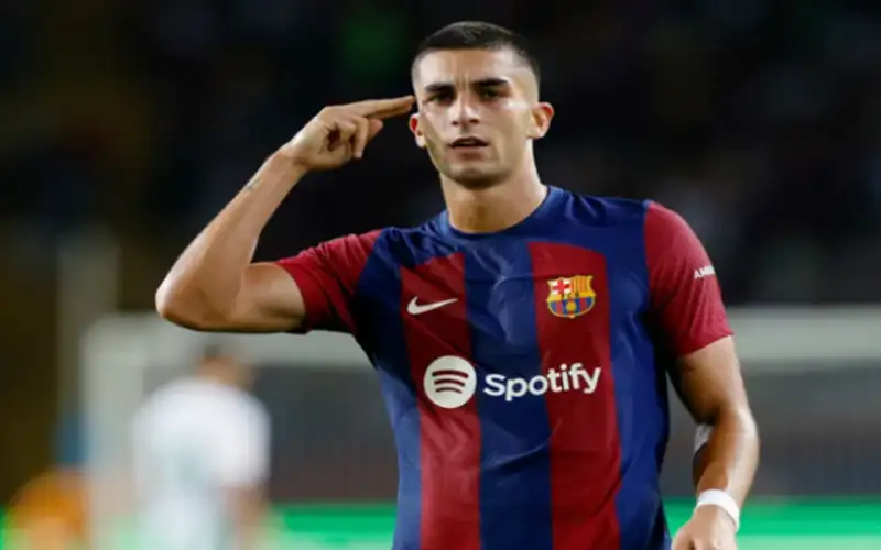 فيران توريس: سأبقى في برشلونة