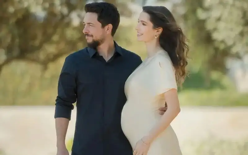 الملكة رانيا تهنئ الأمير الحسين بمناسبة