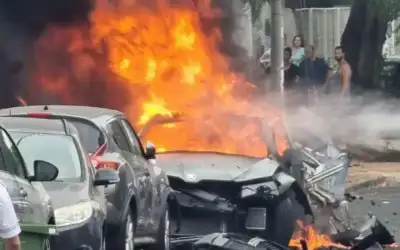 الإعلام العبري: جرحى في انفجار سيارة