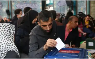 الإيرانيون يواصلون الإدلاء بأصواتهم لاختيار رئيس