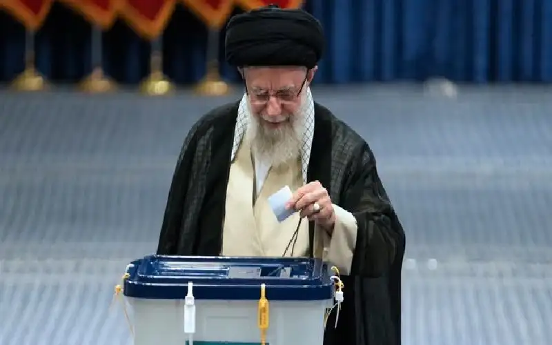 تمديد التصويت في الانتخابات الرئاسية الإيرانية