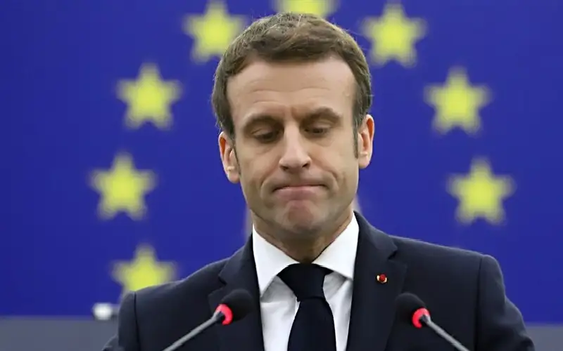 تراجع شعبية ماكرون قبل يوم من