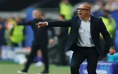 مدرب سلوفاكيا: إنجلترا لديها فريق بمليار