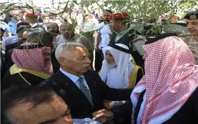 مندوبا عن الملك وولي العهد.. العيسوي
