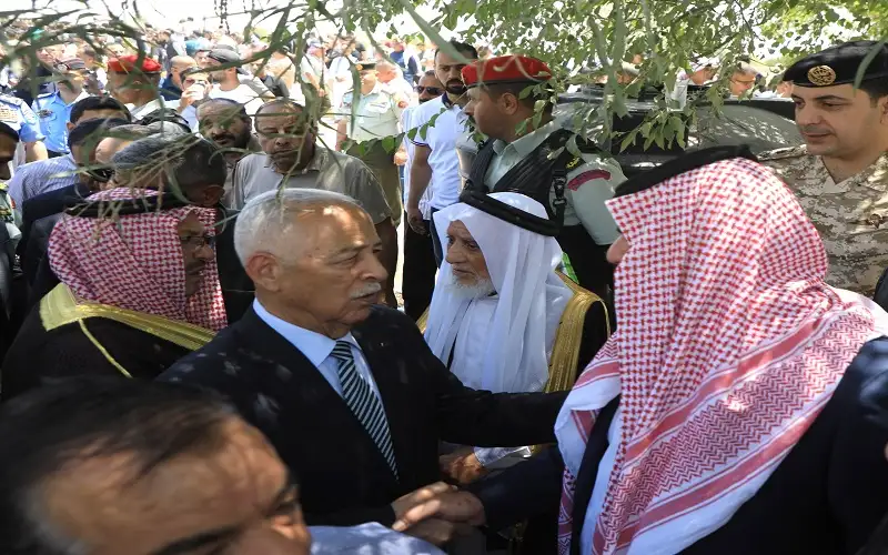 مندوبا عن الملك وولي العهد ..