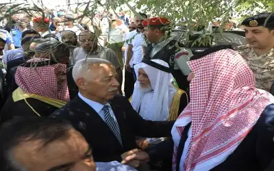 مندوبا عن الملك وولي العهد ..