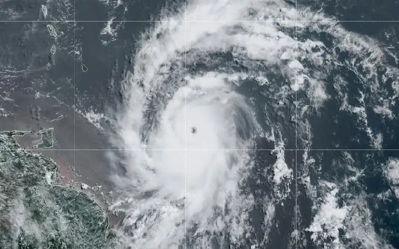 الإعصار بيريل يجتاح الكاريبي برياح عاتية