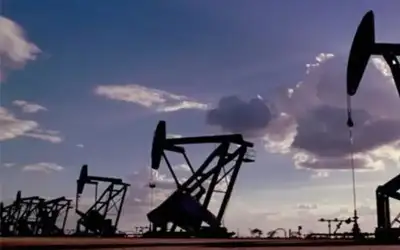 ارتفاع النفط عالميا وسط توقعات بتراجع