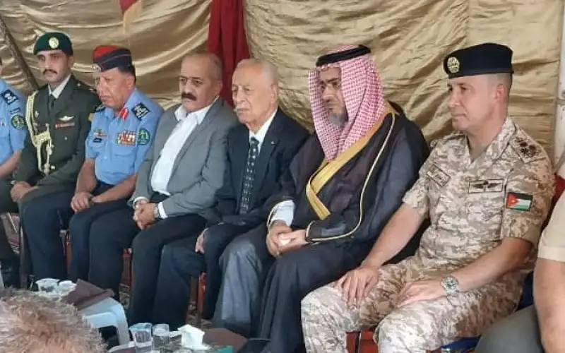 مندوبا عن الملك وولي العهد ..