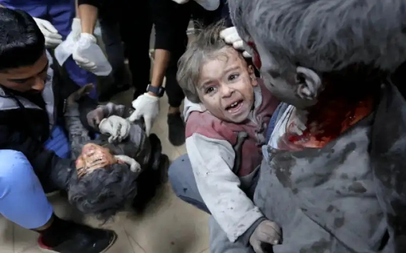 شهداء ومصابون في قصف الاحتلال غرب