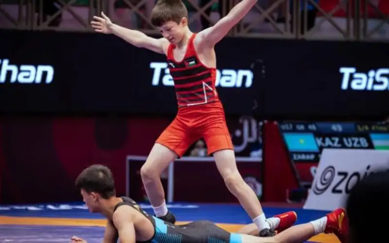 17 لاعبا ولاعبة يمثلون منتخب المصارعة