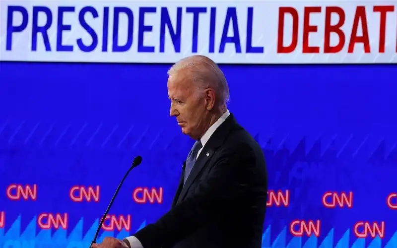 الديمقراطيون يقفزون من مركب بايدن.. لا