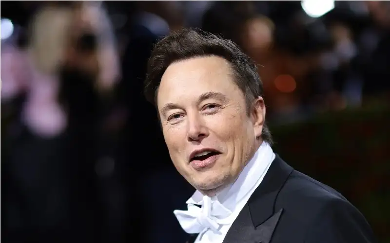 إيلون ماسك أغنى شخص في العالم