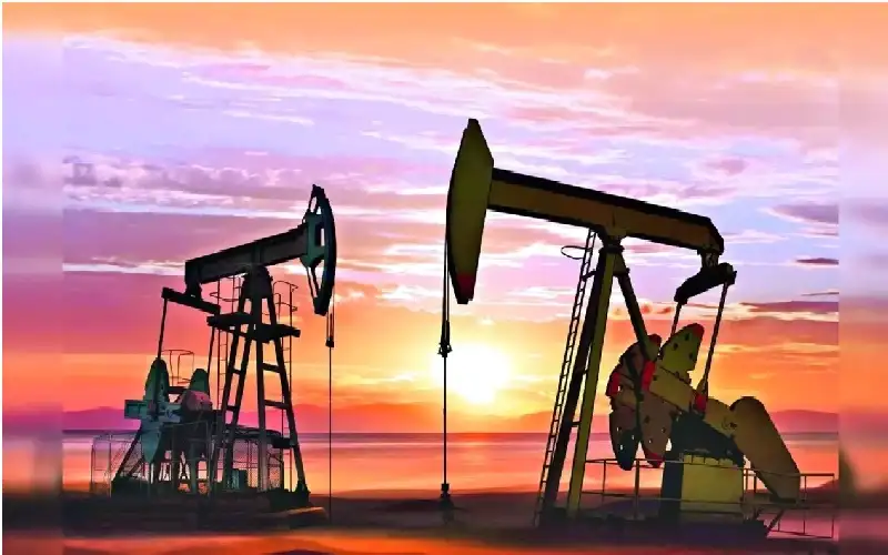 النفط يرتفع إلى أعلى مستوى في