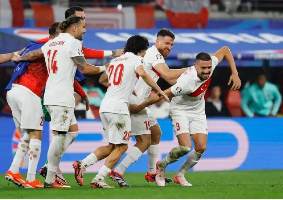 تركيا تهزم النمسا وتتأهل لمواجهة هولندا