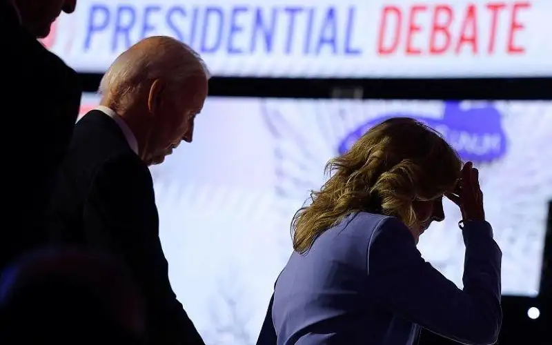 بايدن يلمح لأحد مناصريه بامكانية الانسحاب