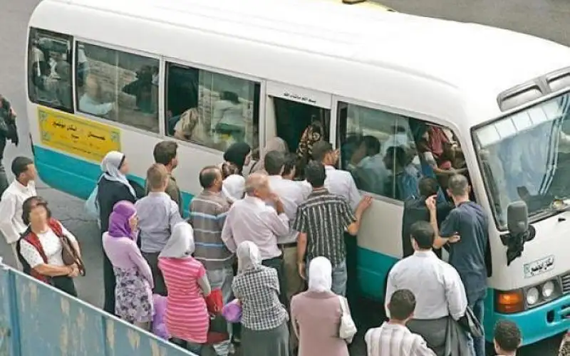 ضبط حافلة نقل محملة 11 راكبا