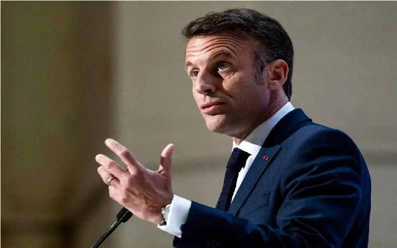 ماكرون: الحكم مع حزب فرنسا الأبية