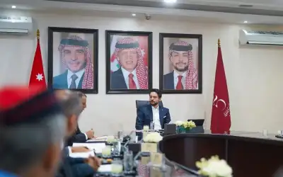 ولي العهد يؤكد ضرورة تعزيز تواصل