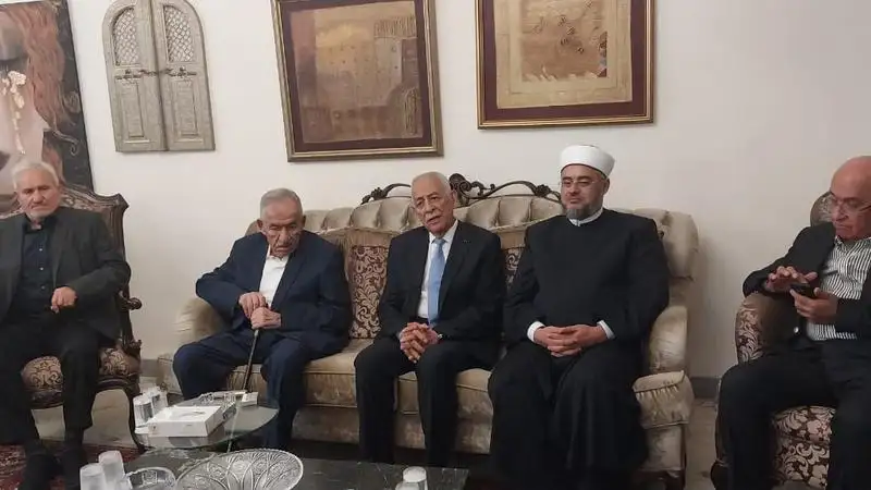 مندوبا عن الملك وولي العهد.. العيسوي