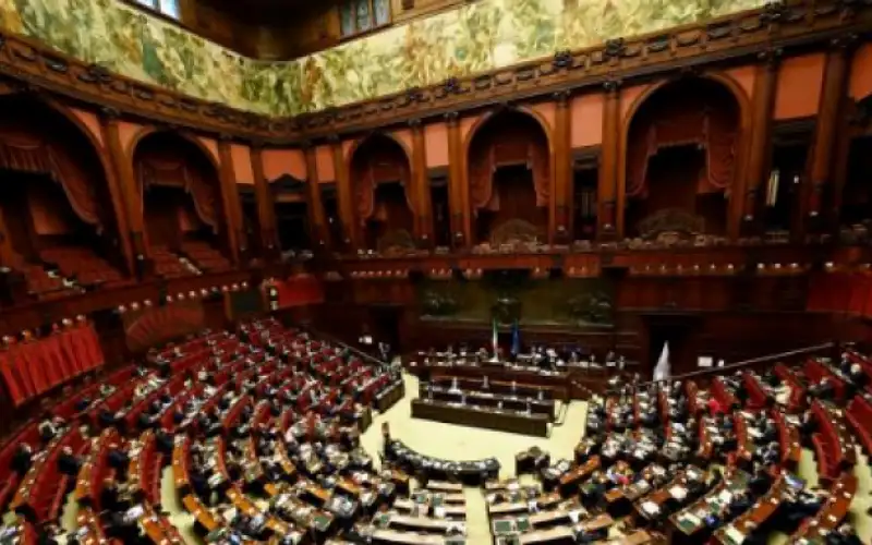 البرلمان الإيطالي يقر اقتراحا للاعتراف بدولة