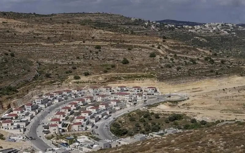 الاحتلال يشرعن 3 بؤر استيطانية جديدة