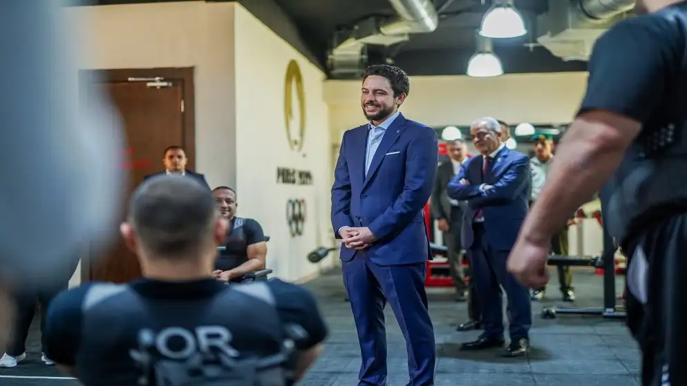 نائب الملك يلتقي البعثتين المشاركتين في