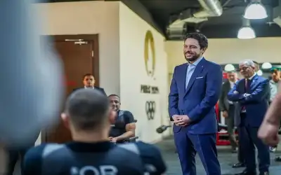 نائب الملك يلتقي البعثتين المشاركتين في