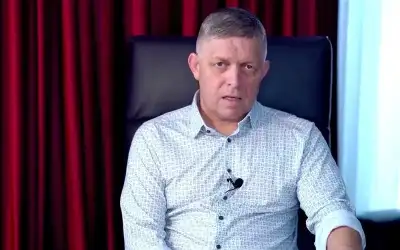 رئيس وزراء سلوفاكيا يظهر لأول مرة