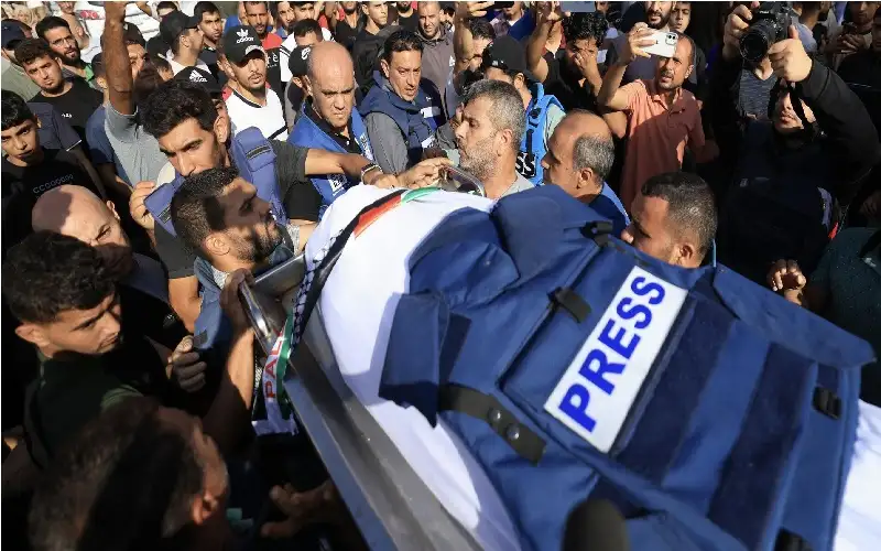 مجزرة الاحتلال بحق الصحفيين تستدعي فرض