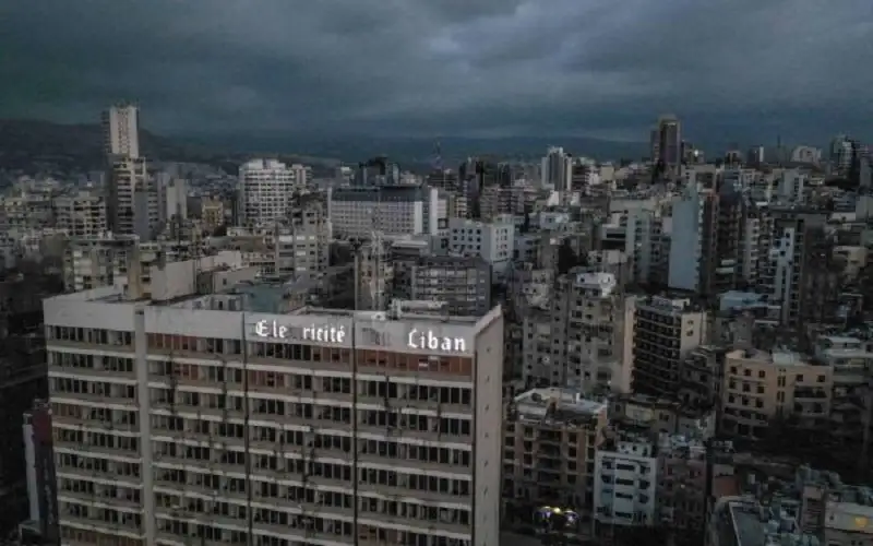 أزمة كهرباء لبنان تتجدد والعتمة تتهدد