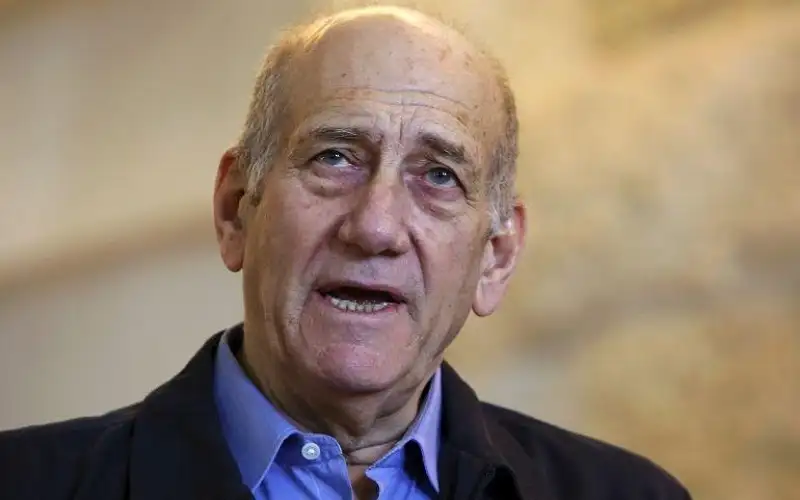 أولمرت: يجب إنهاء الحرب طالما تمكنت