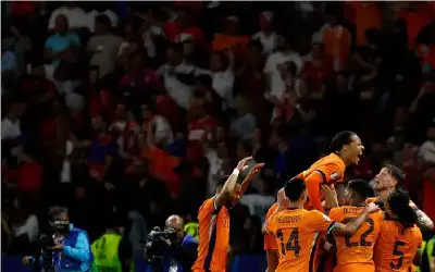 هولندا تنهي مغامرة تركيا وتواجه إنجلترا