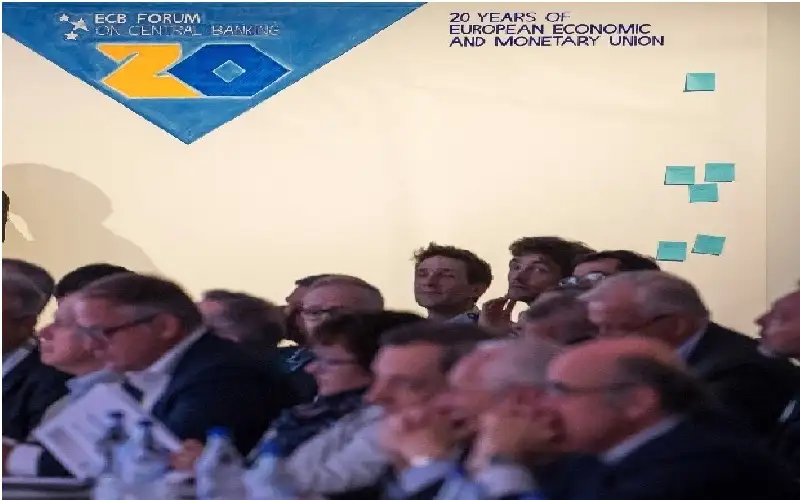 محافظو البنوك المركزية الأوروبية يحذرون من